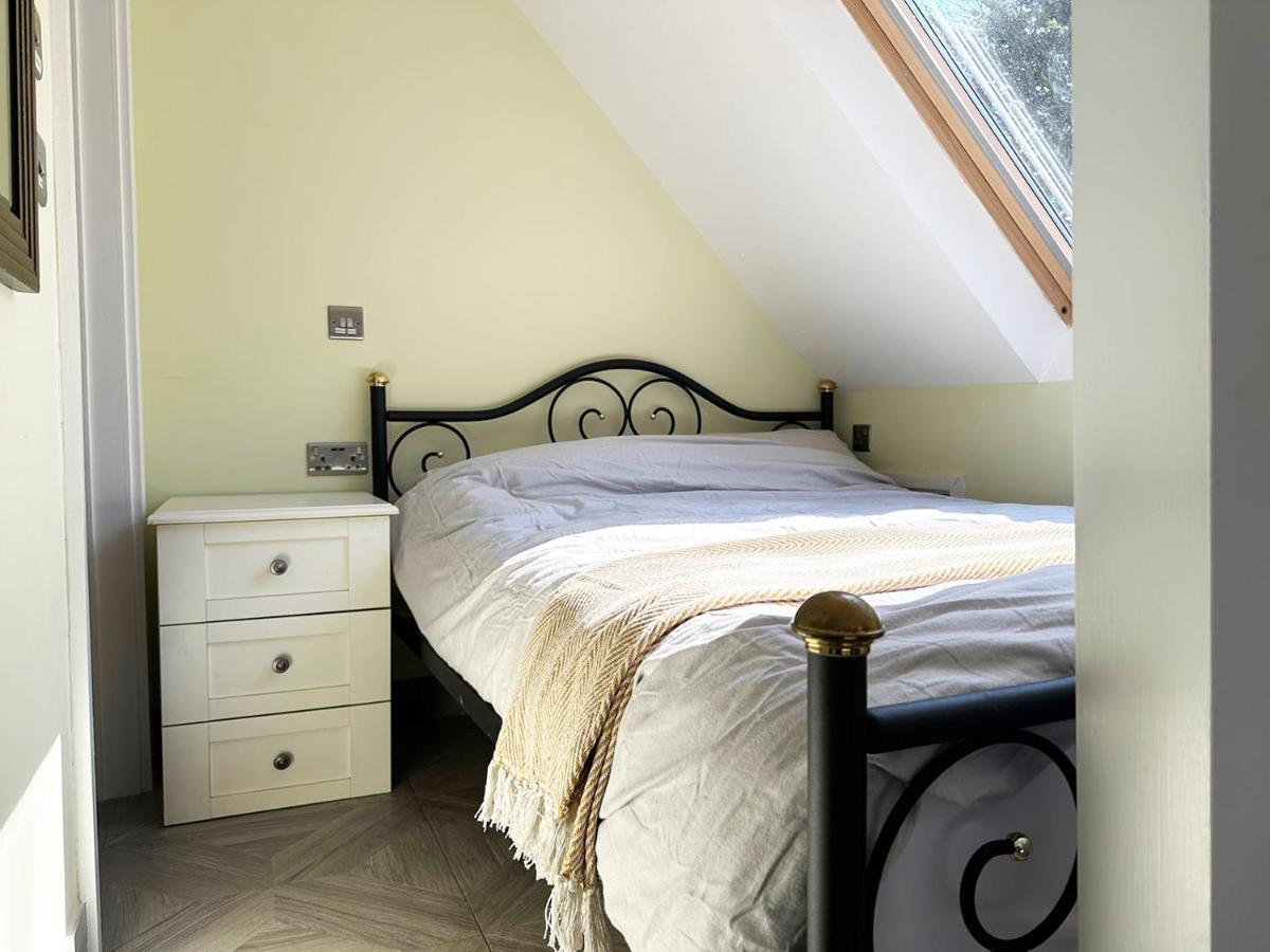 Forest Studio Apartment Gated Parking On 2 Acres Garden 치즐허스트 외부 사진